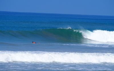 ¡Surfeando olas épicas en Santa Teresa y Malpaís!