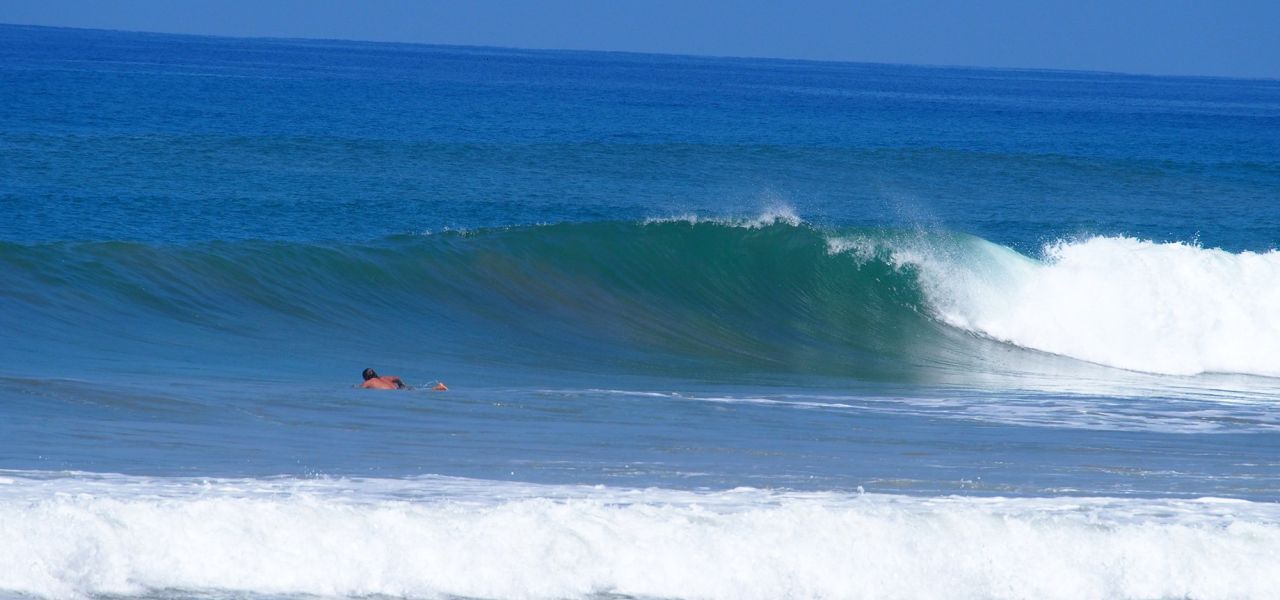 ¡Surfeando olas épicas en Santa Teresa y Malpaís!